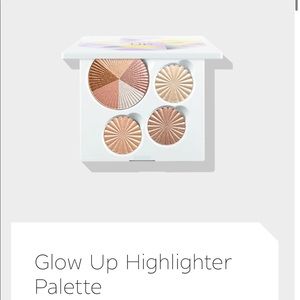 Brand New OFRA Cosmetics Glow Up Highlighter Palette.